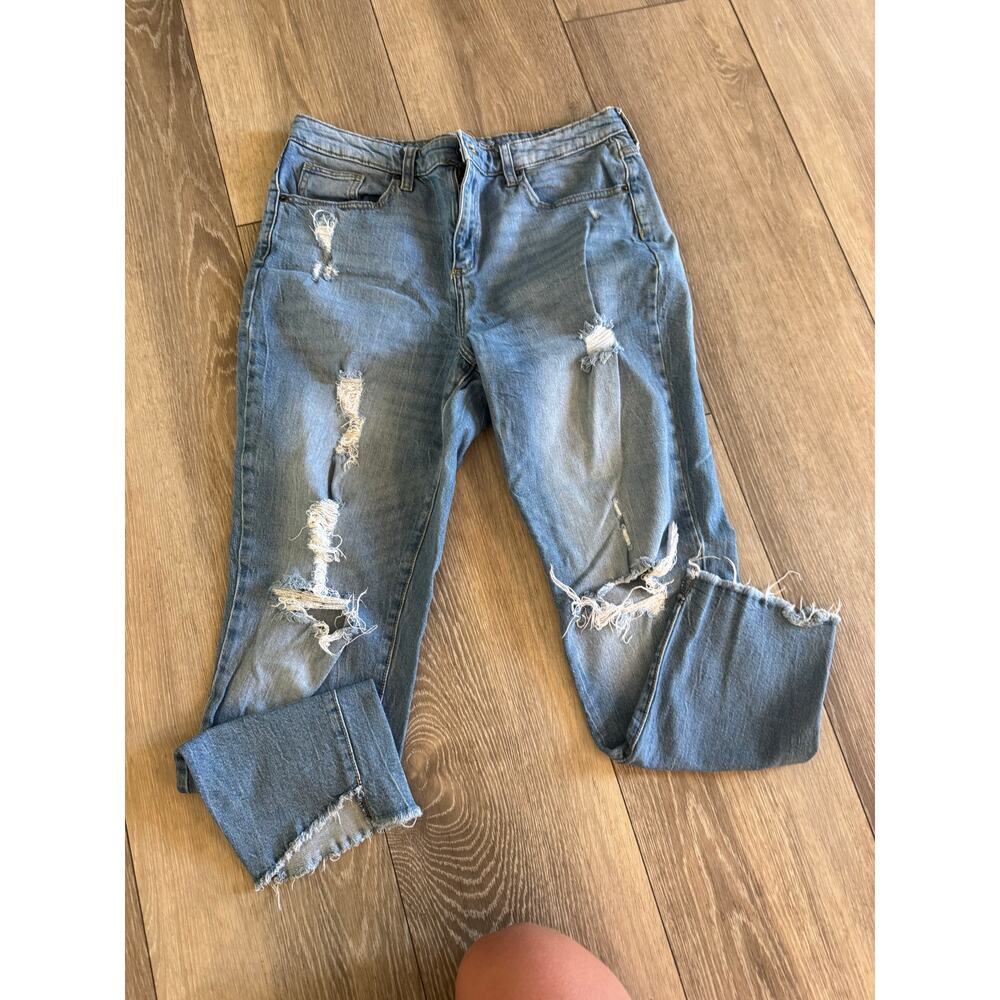 Universal Thread High rise Straight Light Wash Denim Distress Jean size 14R